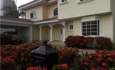 VENTA CASA COSTA DEL ESTE