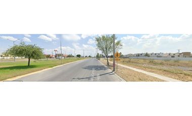 TERRENOS EN RENTA FRENTE FRACC TRIANA  DE 435  M 2 $ 23.500