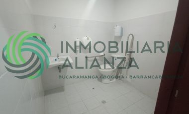 local en arriendo en sector comercial. Cod A17003