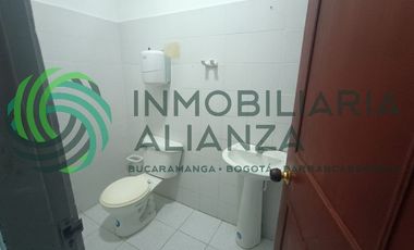 local en arriendo en sector comercial. Cod A17003