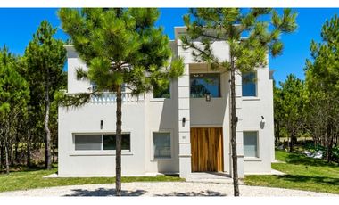 CASA EN VENTA  COSTA ESMERALDA - MARITIMO IV 30