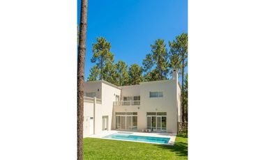 CASA EN VENTA  COSTA ESMERALDA - MARITIMO IV 30