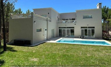 CASA EN VENTA  COSTA ESMERALDA - MARITIMO IV 30