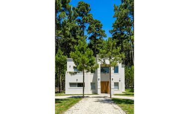 CASA EN VENTA  COSTA ESMERALDA - MARITIMO IV 30