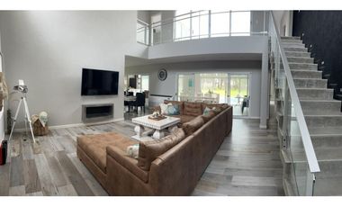 CASA EN VENTA  COSTA ESMERALDA - MARITIMO IV 30