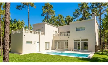 CASA EN VENTA  COSTA ESMERALDA - MARITIMO IV 30