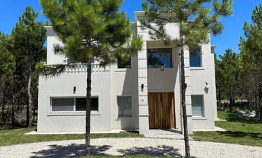 CASA EN VENTA  COSTA ESMERALDA - MARITIMO IV 30