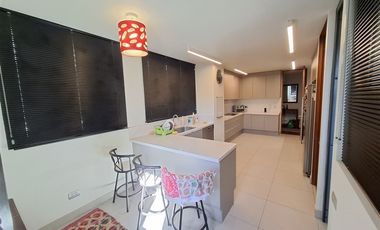 Departamento en venta de 3 dorm. Portal Dehesa, Lo Barnechea