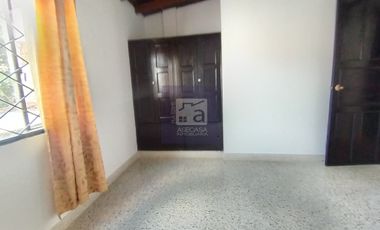 COD. 4184 - SE ARRIENDA CASA - BARRIO: SAN ALONSO
