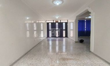 COD. 4184 - SE ARRIENDA CASA - BARRIO: SAN ALONSO