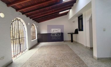 COD. 4184 - SE ARRIENDA CASA - BARRIO: SAN ALONSO