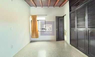 COD. 4184 - SE ARRIENDA CASA - BARRIO: SAN ALONSO