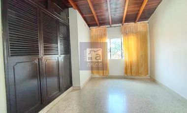 COD. 4184 - SE ARRIENDA CASA - BARRIO: SAN ALONSO