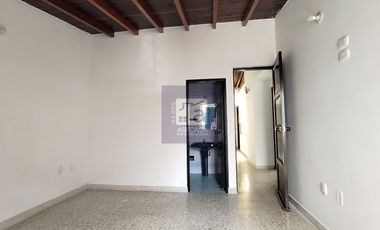 COD. 4184 - SE ARRIENDA CASA - BARRIO: SAN ALONSO