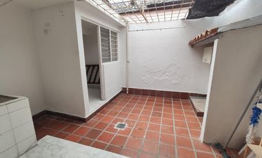 casa en venta en niza. Cod V27557