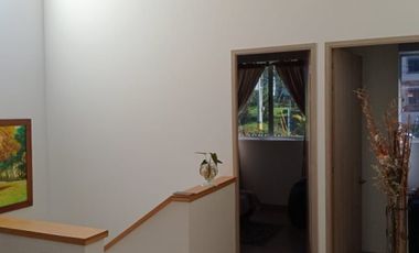 casa en venta en urbano. Cod V5663