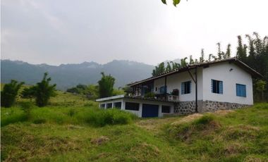 Casa y terreno en La Concha