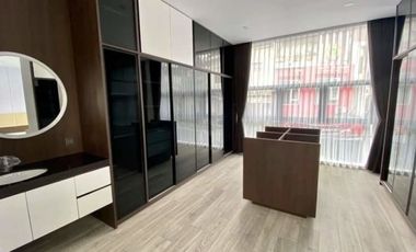 Rumah baru ada pool sayap cipaganti, cihampelas bandung