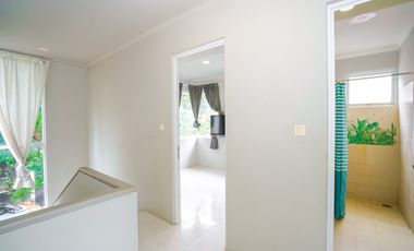 Rumah 8 Menit ke Trans Studio Mall Cibubur LT 220 SHM Siap KPR J-42742