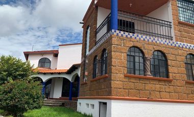 Preciosa Residencia en Juriquilla Central, Diseño de Autor, Esquina, de LUJO!