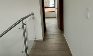 casa en arriendo en unidad canto del valles. Cod A214402