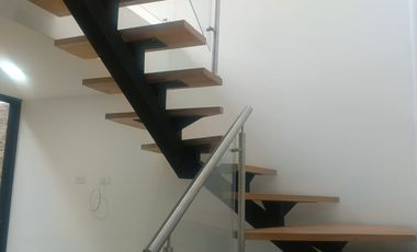 casa en arriendo en unidad canto del valles. Cod A214402