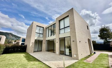 casa en arriendo en chuntame. Cod A5888