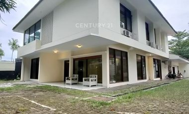 Disewa Rumah Bisa Untuk Kantor Parkir Mobil Luas Di Kemang Jaksel