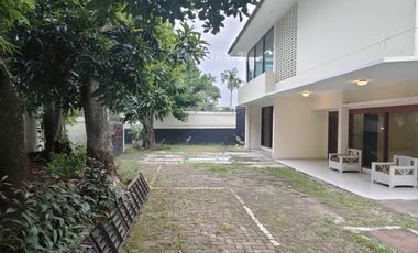 Disewa Rumah Bisa Untuk Kantor Parkir Mobil Luas Di Kemang Jaksel