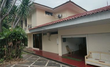 Disewa Rumah Bisa Untuk Kantor Parkir Mobil Luas Di Kemang Jaksel