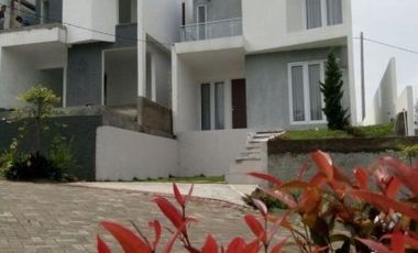 Jual rumah elite murah mewah cantik rasa villa di sumedang tanjungsari dkt UNPAD