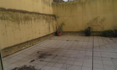 EXCELENTE OFICINA EN DUPLEX, 110m2 y 55m2 DE TERRAZA, RECEPCIÓN, SALON, 3 PRIVADOS, BAÑO, CENTRO
