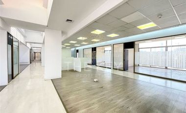 Planta libre de oficina en arriendo en Providencia