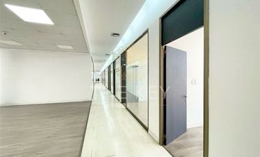 Planta libre de oficina en arriendo en Providencia