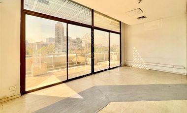 Planta libre de oficina en arriendo en Providencia