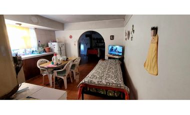 Casa de 3 ambientes + local comercial en muy buena ubicación.