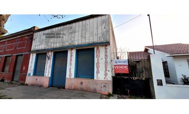 Casa de 3 ambientes + local comercial en muy buena ubicación.