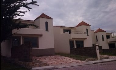 CASA EN VENTA EN TEQUES “PEDREGAL DEL LAGO