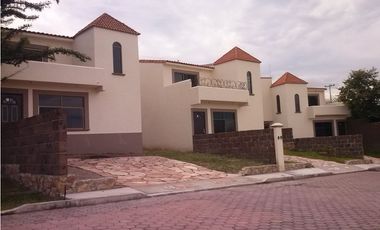 CASA EN VENTA EN TEQUES “PEDREGAL DEL LAGO