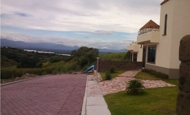 CASA EN VENTA EN TEQUES “PEDREGAL DEL LAGO