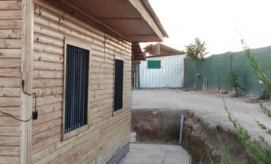 Casa Principal, Con Bodega Y Gallineros