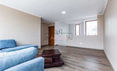 Casa en venta de 4 dorm. en Colina