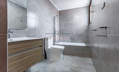 Casa en venta de 4 dorm. en Colina