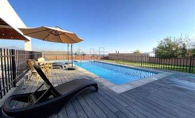 Casa en venta de 4 dorm. en Colina