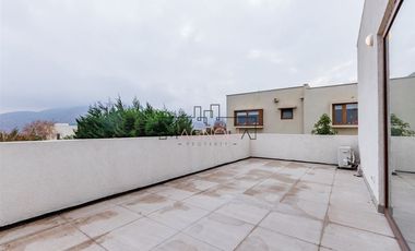 Casa en venta de 4 dorm. en Colina
