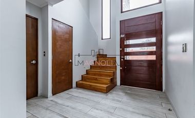 Casa en venta de 4 dorm. en Colina