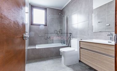 Casa en venta de 4 dorm. en Colina