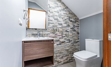 Casa en venta de 4 dorm. en Colina