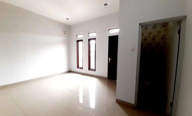 JUAL Rumah Cipete minimalis strategis 2Lantai sudah SHM 2,8 Milyar