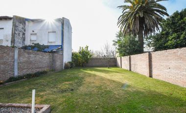 CASA EN VENTA DE 2 DORMITORIOS EN IBARLUCEA